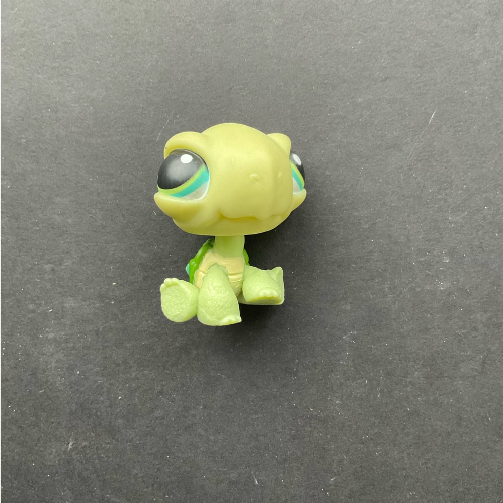 littlest pet shop # 321 light green tortoise with blue